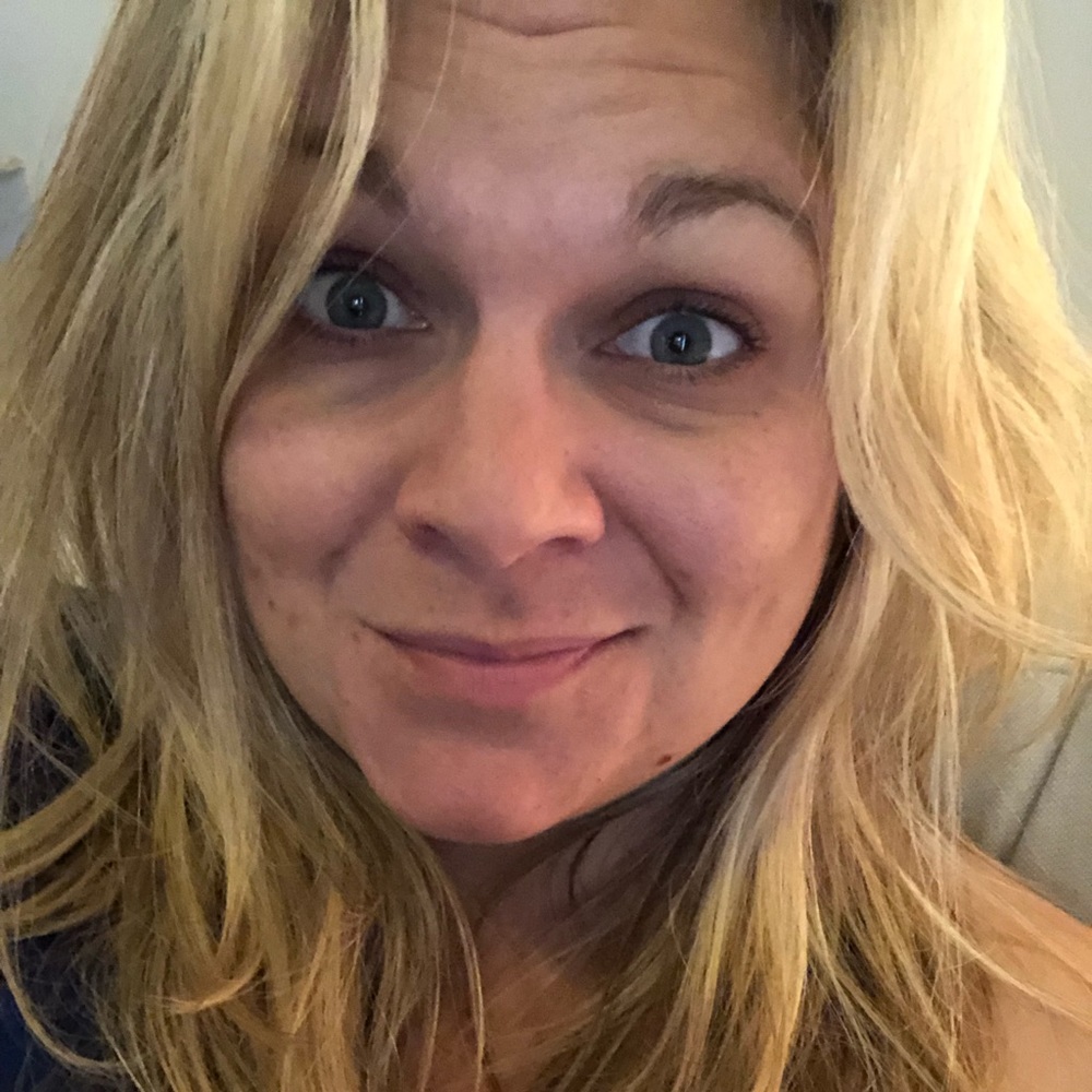 Meet your Posher, Larissa